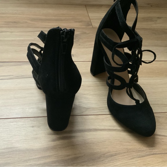 Black strapped heels - Picture 3 of 4